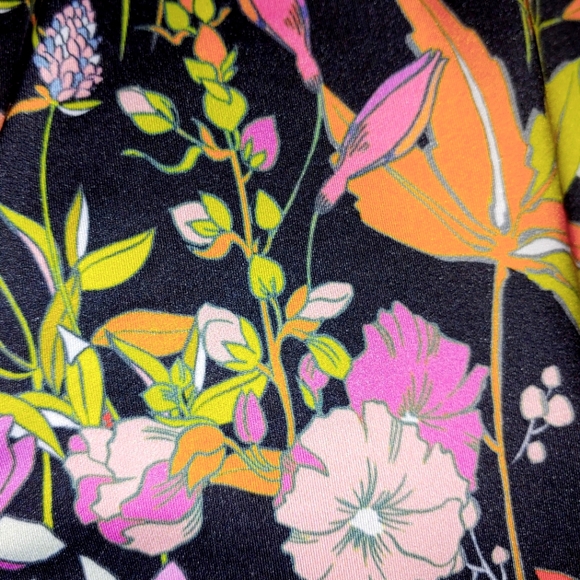 ASOS Neon Floral on black leggings, stretchy waist, size US 6 small - Picture 3 of 4